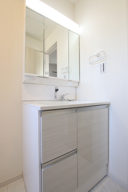 洗面設備　シャワー付洗面台