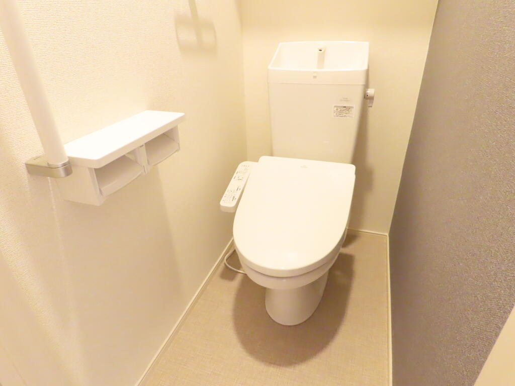 トイレ　温水洗浄便座付