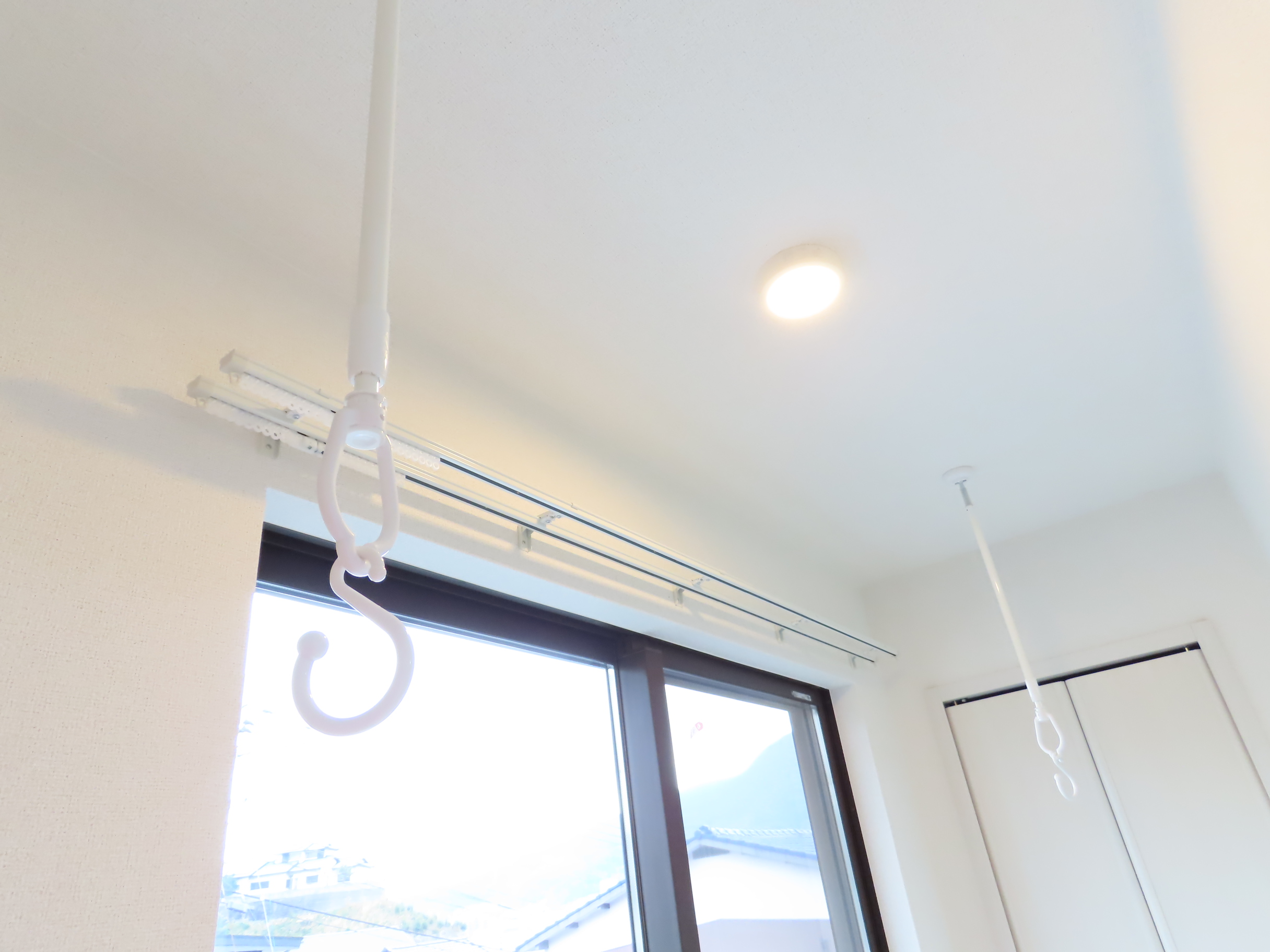 その他設備　室内物干し付