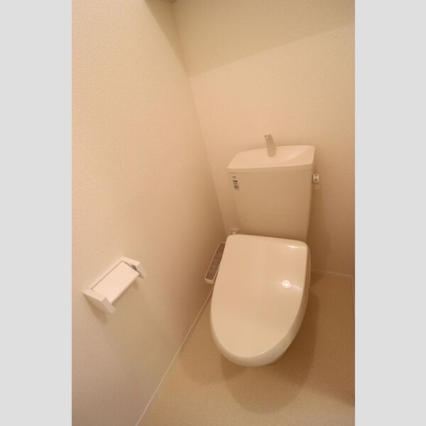 トイレ　洗浄機能付き暖房便座