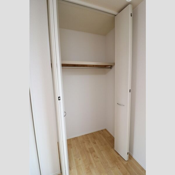 収納　洋室クローゼット