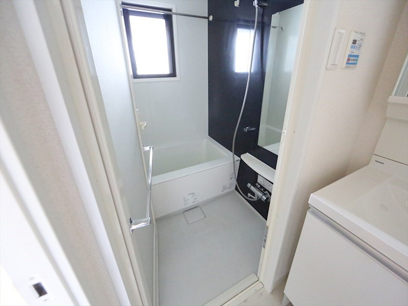 バス・シャワールーム　浴室暖房乾燥機付　追い焚き・オートバス機能付お風呂