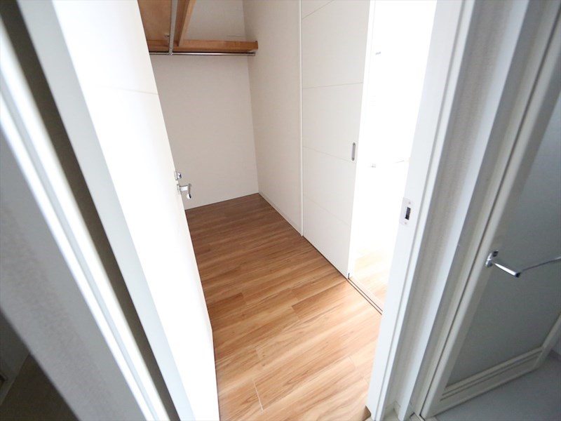 収納　ウォークインクローゼット（収納充実してます）