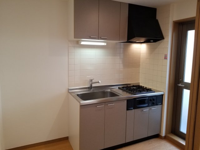 キッチン　コンパクトなキッチンで掃除もラクラク