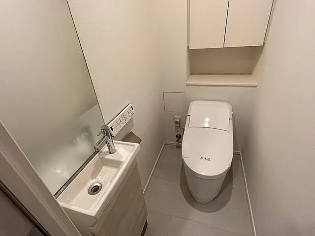 トイレ　※別部屋の参考写真です。