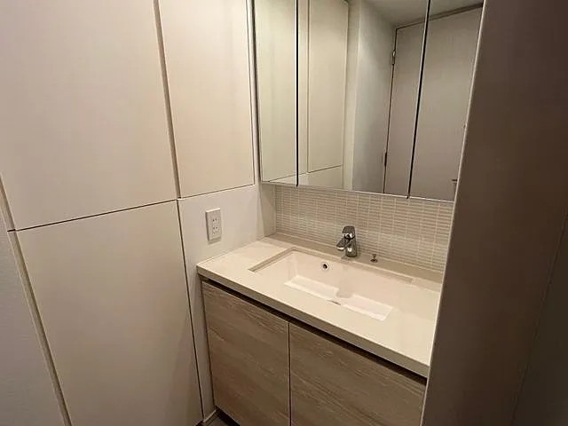 洗面設備　※別部屋の参考写真です。