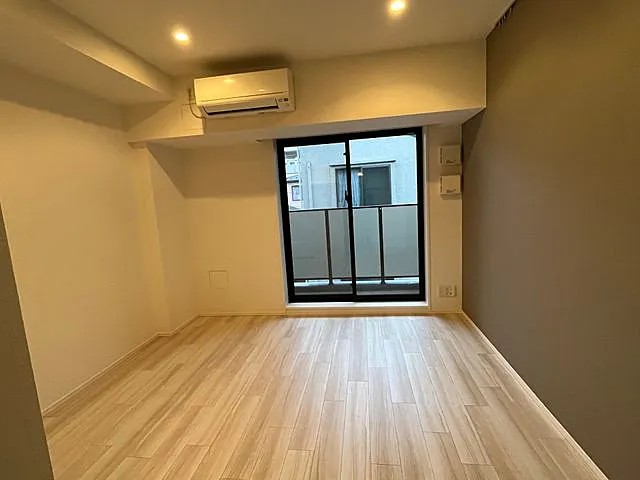 居室・リビング　※別部屋の参考写真です。