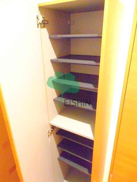 玄関　下駄箱もしっかりついてます！