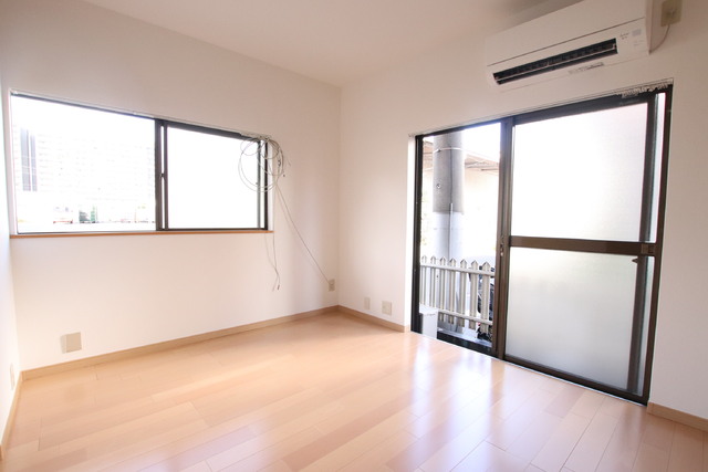 居室・リビング　☆居室６畳です☆