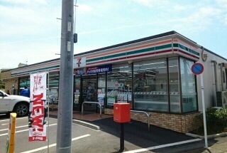 コンビニ　セブンイレブン（コンビニ）まで180m