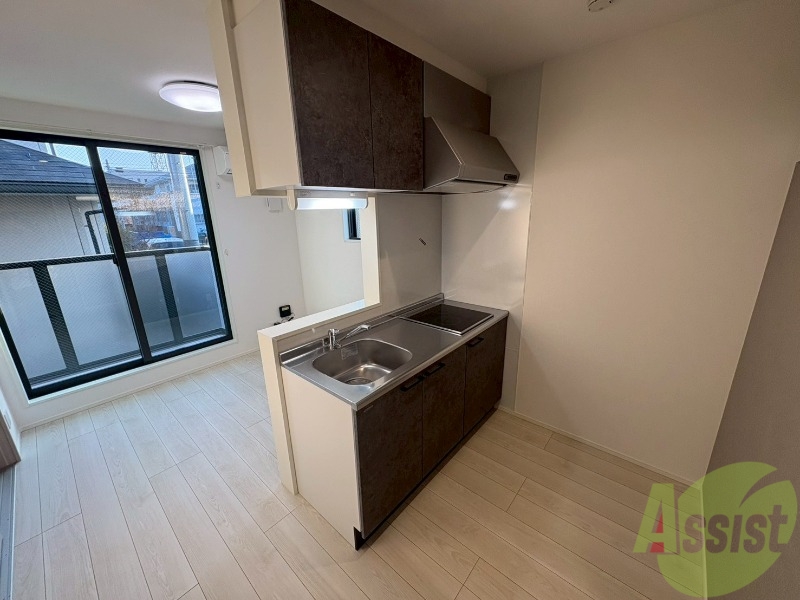 キッチン　キッチンは２口ＩＨコンロが設置されております。