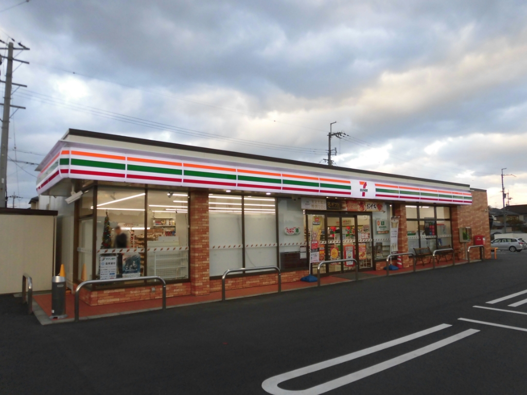 コンビニ　セブンイレブン 大津仰木の里店（コンビニ）まで498m