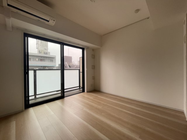 居室・リビング　別号室参考写真です。