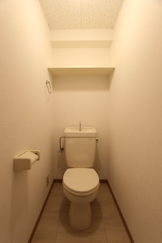 トイレ　参考写真です。現況優先。