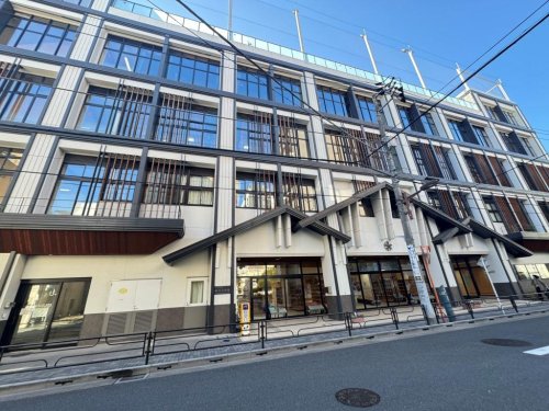 小学校　台東区立蔵前小学校（小学校）まで318m