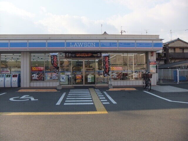 コンビニ　ローソン東大阪花園東町店（コンビニ）まで672m