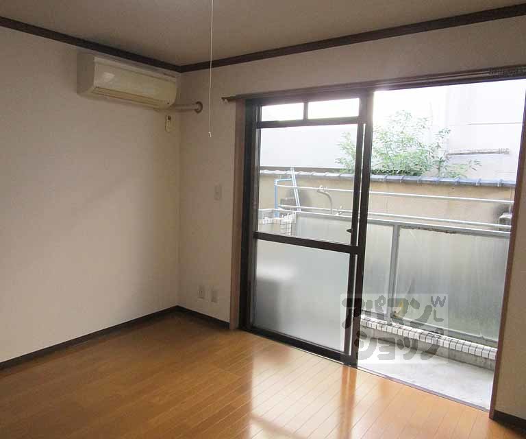 居室・リビング　１１６号室の写真です。