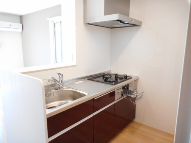 キッチン　対面式３口ガスコンロ付システムキッチン