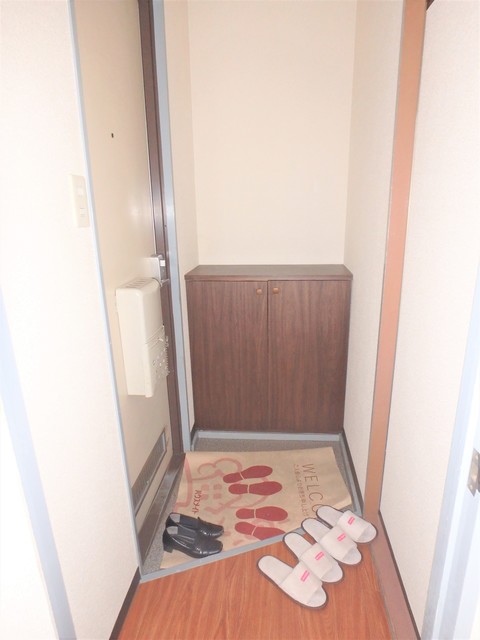 玄関　玄関収納あり