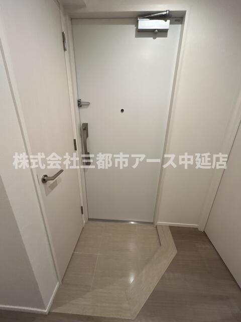 玄関　クレストコート旗の台