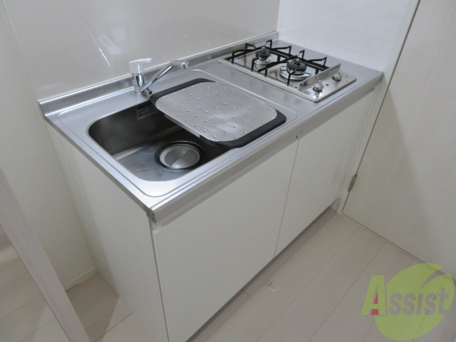 キッチン　一人暮らしには十分な大きさのキッチンですね～。