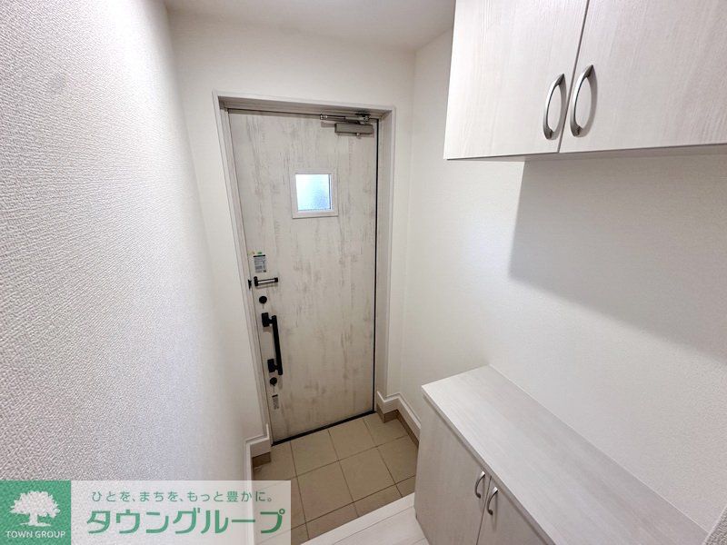 玄関　同施工会社イメージ写真になります