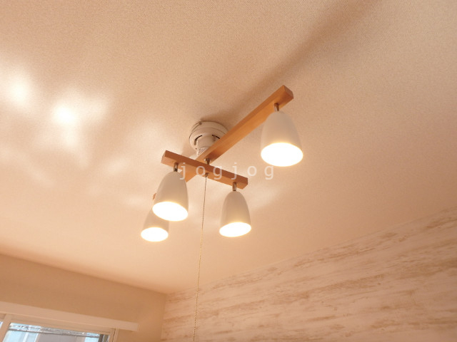 その他設備　居間照明