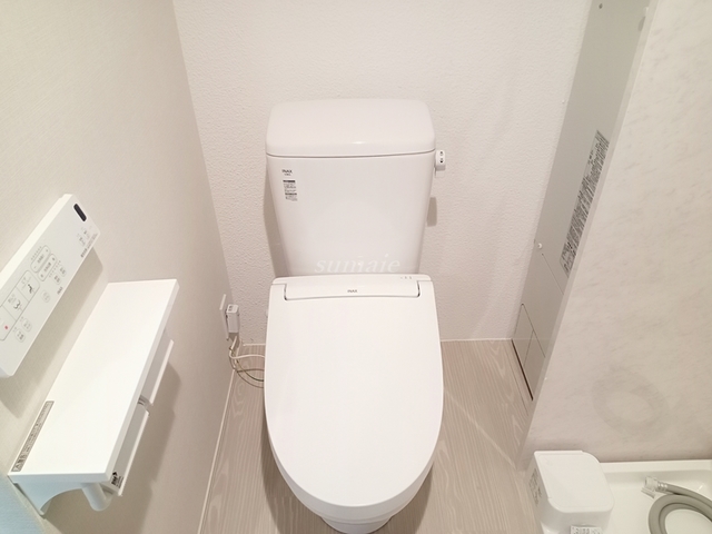 トイレ　温水洗浄便座付きトイレです☆