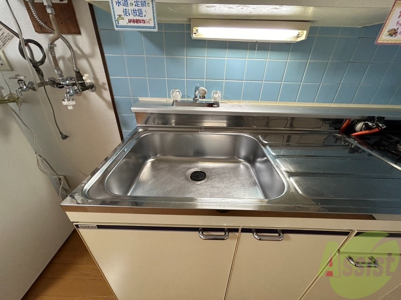 洗面設備　キッチンのシンクはピカピカで掃除意欲が湧いてきそう！