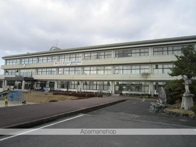 小学校　東近江市立蒲生東小学校（小学校）まで500m