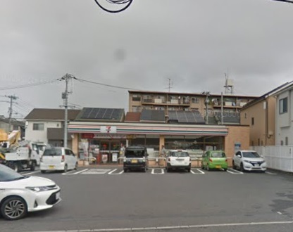 コンビニ　セブンイレブン（コンビニ）まで1004m