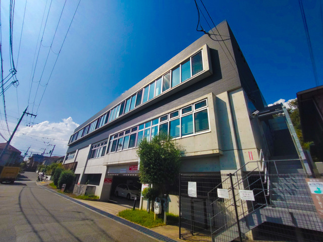 図書館　箕面市立小野原図書館（図書館）まで236m
