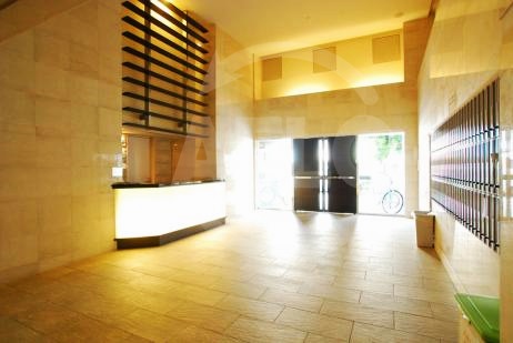 エントランス　エスライズ難波EAST　エントランス