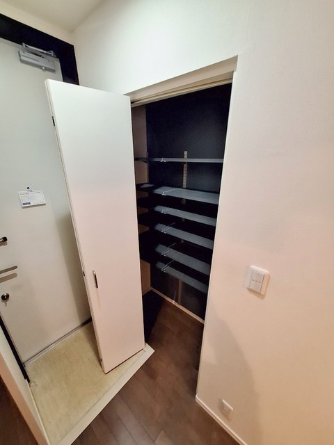 玄関　★シューズＢＯＸ／クリーニング中★