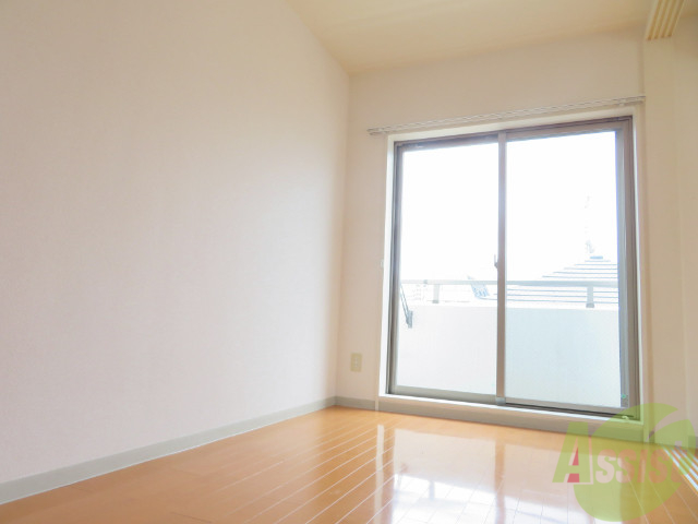 その他部屋・スペース　５．１帖の寝室です。シンプルで落ち着きのあるお部屋です。