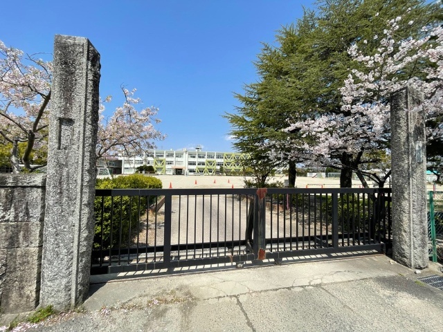 小学校　日進市立西小学校（小学校）まで2000m