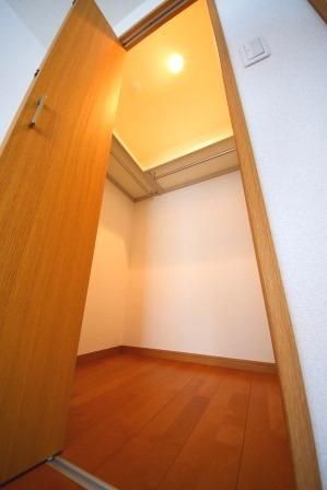 収納　★インターネット光回線利用無料★オートロックエントランス★