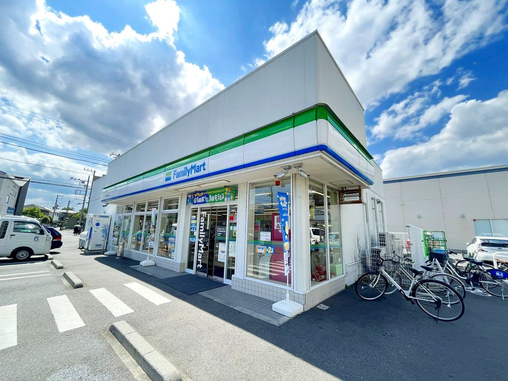 コンビニ　ファミリーマート茅ケ崎東海岸北店（コンビニ）まで650m