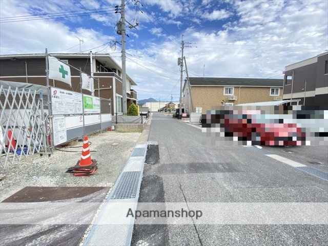 その他　前面道路（その他）まで0m