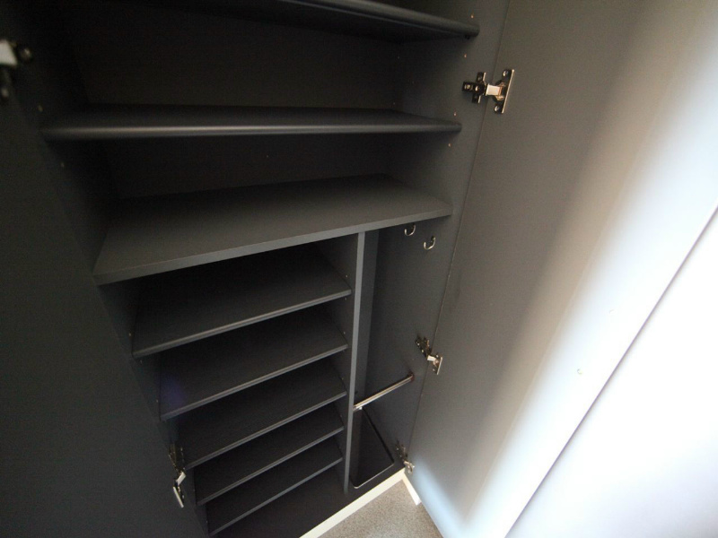 玄関　玄関　シューズボックス（収納充実してます）