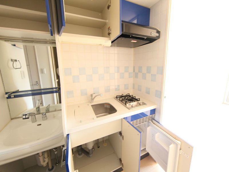 キッチン　システムキッチン（ガス2口）冷蔵庫・レンジ等ご用意できます