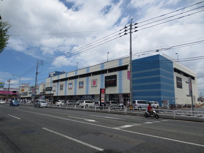 ショッピングセンター　コマーシャルモール博多（ショッピングセンター）まで432m