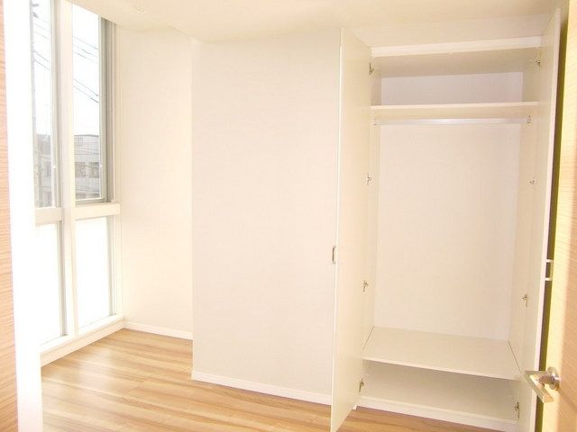 居室・リビング　★窓が大きく明るいお部屋です★