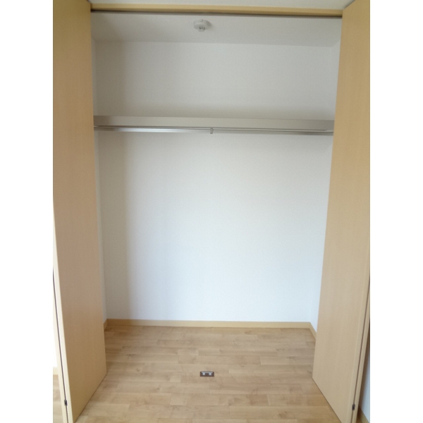 収納　ハンガーラック付きで楽々収納♪