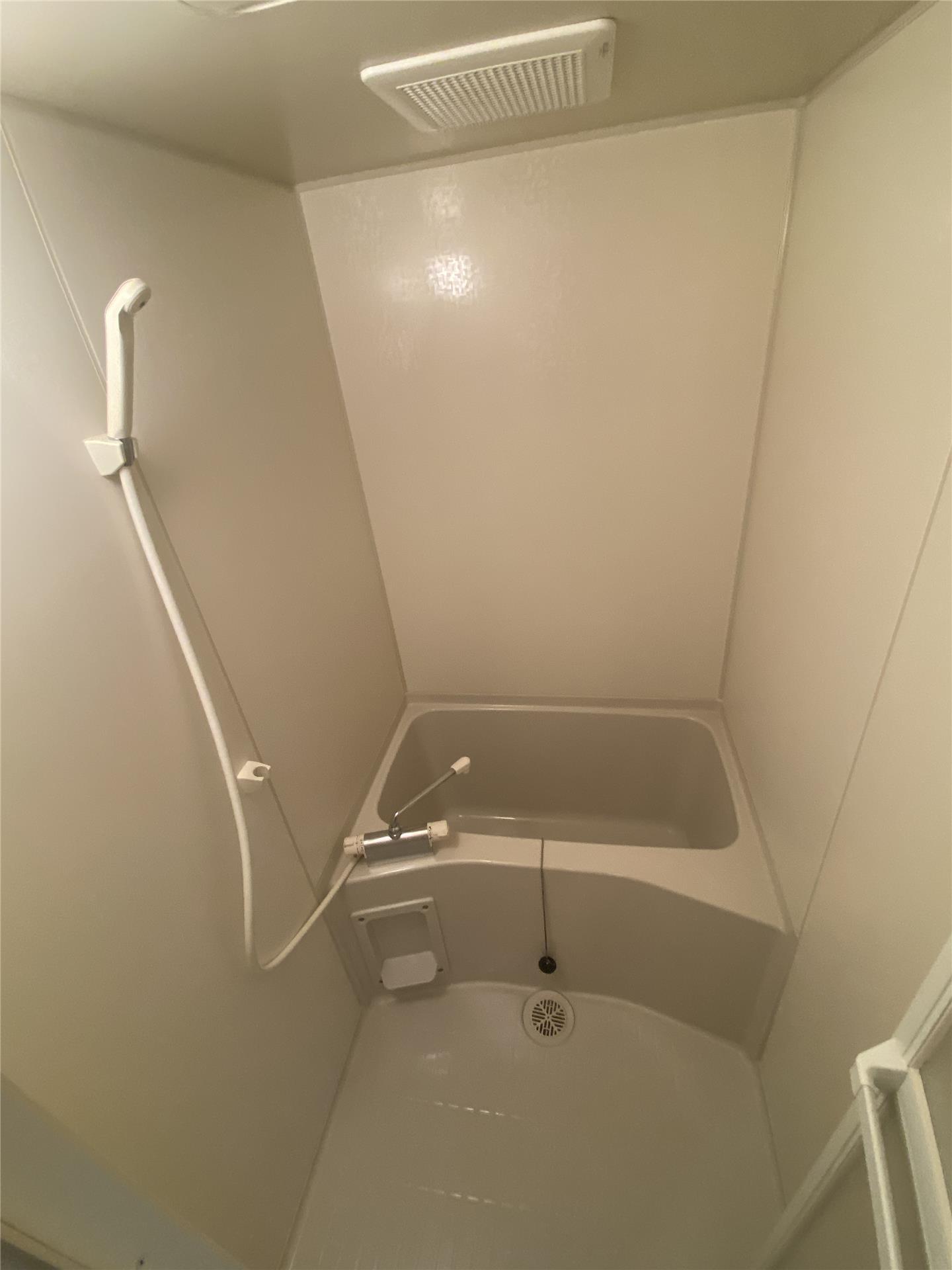 バス・シャワールーム　落ち着いた空間のお風呂です