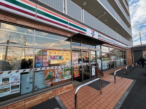 コンビニ　セブンイレブン 海老名東柏ヶ谷4丁目店（コンビニ）まで162m
