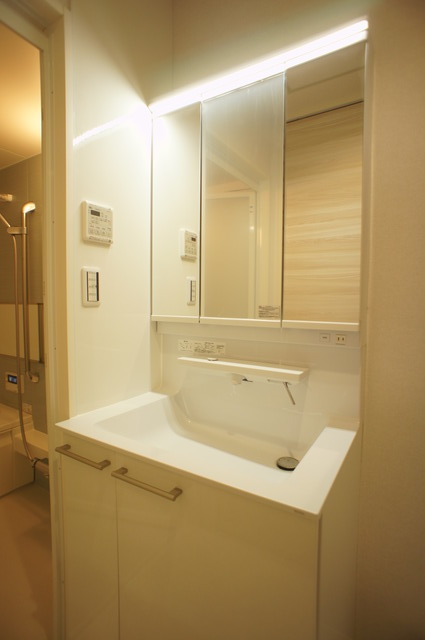 洗面設備　独立洗面台なら落ち着いて身支度ができます☆