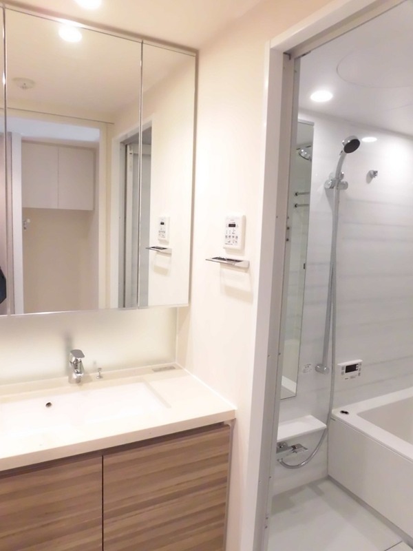 洗面設備　※同仕様写真含む