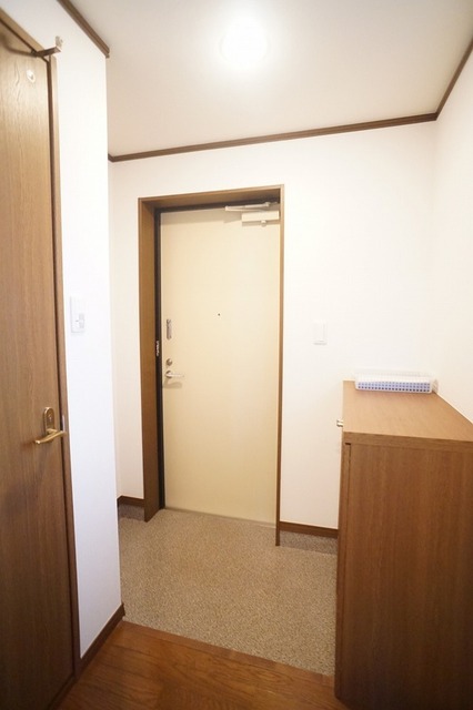 玄関　※前回募集時のお写真です