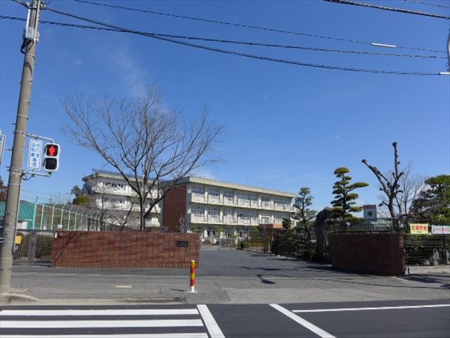 小学校　安城中部小学校（小学校）まで908m